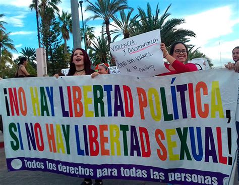 Día del Orgullo Gay Historia de la Marchas del Orgullo LGTB en México CULCO BCS