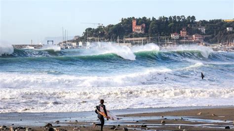 Surf Varazze Come Maui Anche In Italia Si Possono Cavalcare Le Onde