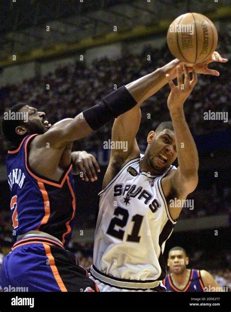 Tim duncan 1999 finals hi-res stock photography and images - Alamy