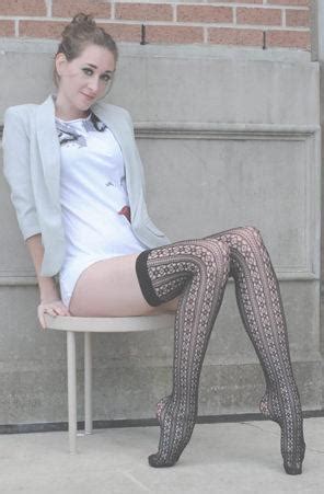 Knees Together Toes Pointed Porn Pic