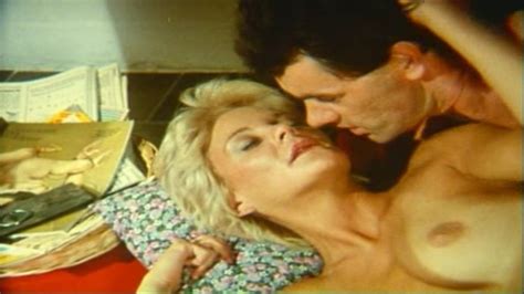 Naked Angelika Reschner in Heiße Feigen