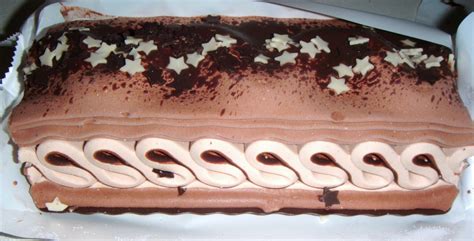 FOODSTUFF FINDS: Viennetta Selection [Special Edition] Choco Nut (Waitrose)
