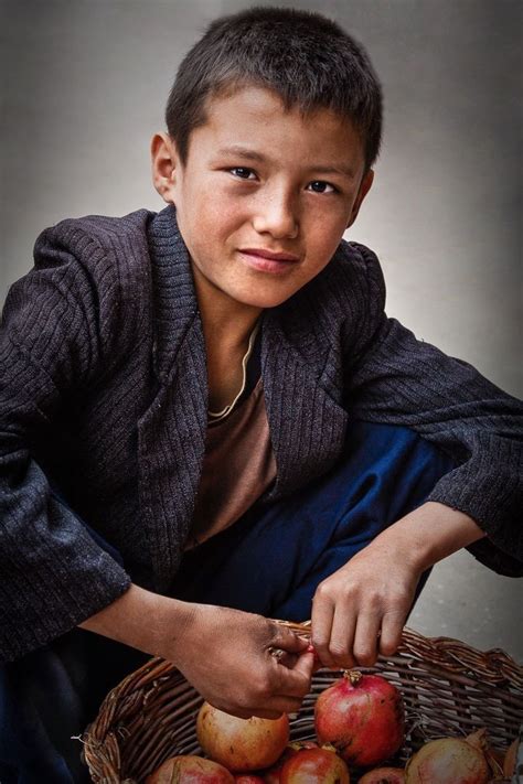 Дети Кашгара. Уйгуры. Синьцзян-Уйгурский автономный район.