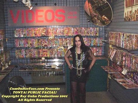 106 Tonya Public Facial 1001 Porn Pic