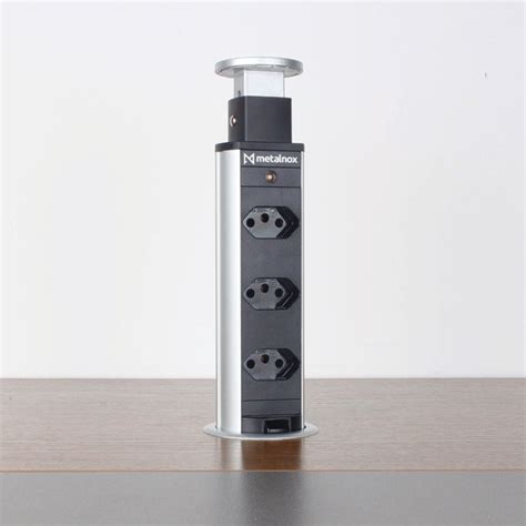 Torre de Tomada Retrátil Embutir 110 240V 3 Tomadas Metalnox Mobel