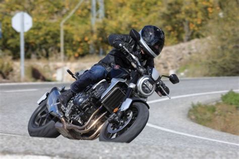 Versi Naked Cbr Rr Fireblade Honda Cb R Dilancarkan Di India Rm K Mekanika