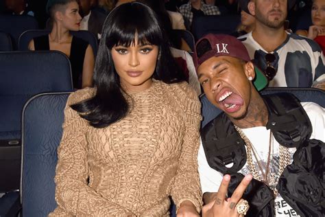 Η οικογένεια Kardashian σε κρίση Διέρρευσε το sex tape της Kylie Jenner Γόβα Στιλέτο