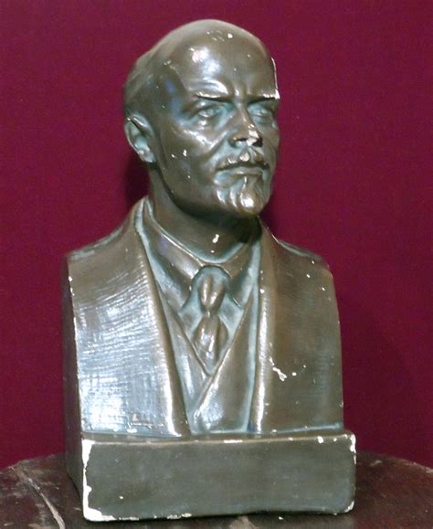 Гипсовый бюст В.И.Ленина, конец 1920-х годов + - Маленькие истории