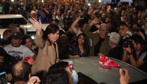 CFK habla desde su domicilio en CABA, que está siendo sitiado por la ...
