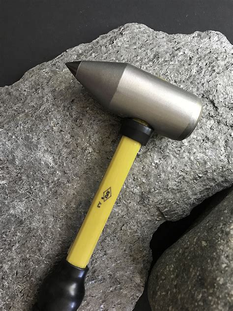 Trow Holden Hammer Point 2lb The Stone Trust