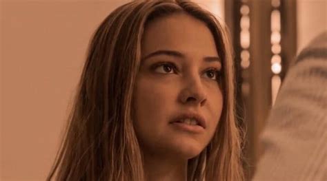 Outer Banks Sarah Hot Sarah Outer Banks Scenes YouTube It S Bad Enough A Character We Ve