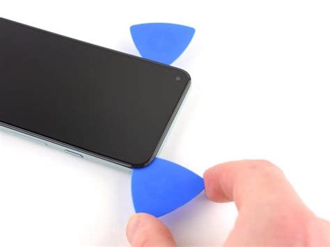 Как заменить дисплей Google Pixel 5 - пошаговые действия с фото