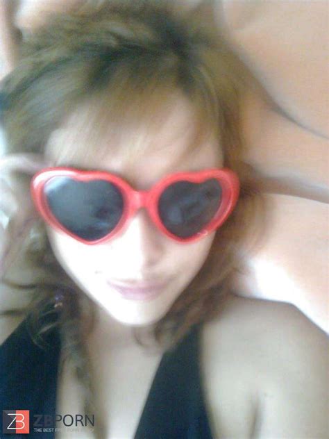 ALESITA MOSTRANDOSE ZB Porn