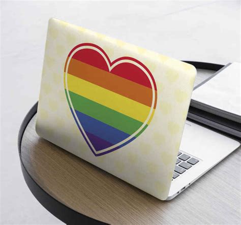 Sticker PC Gay Pride Plat En Forme De Coeur TenStickers