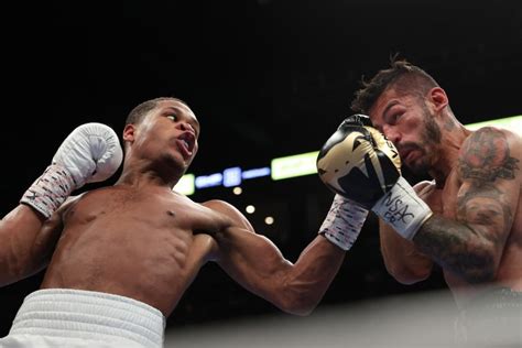 Devin Haney vs. Jorge Linares Result & Photos | Haney Defeats Linares