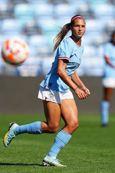 Venezuelan Soccer Babe Deyna Castellanos Femi Sports