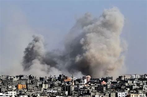 Huge explosion in a Gaza public garden kills 10 people - including 8 ...