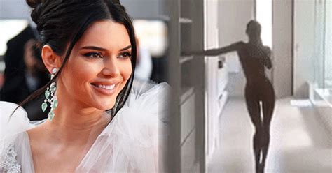 G C G Y L Kendall Jenner Khi N D N M Ng Hoang Mang T T V Kh Ng Bi T Ang Di N Bikini Hay