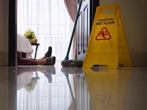 Orlando Slip and Fall Accident Attorney | JustCallMoe