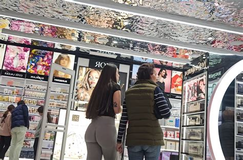 Super Sexy Brunette In Ultra Tight Grey Leggings Spandex Leggings Yoga Pants Forum