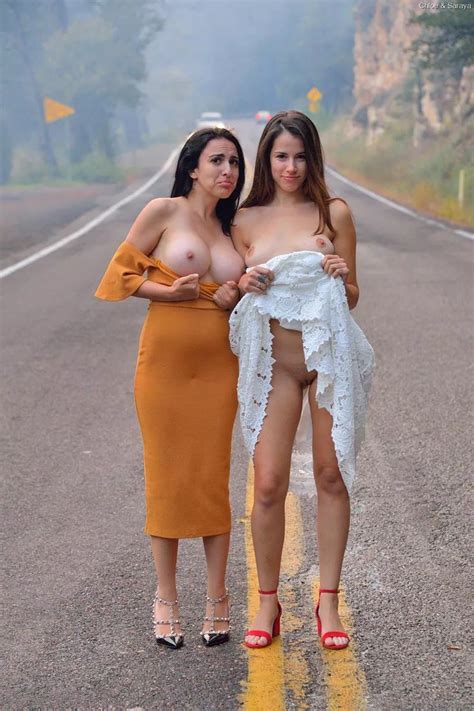 In The Middle Of The Road Nudes FlashingGirls NUDE PICS ORG