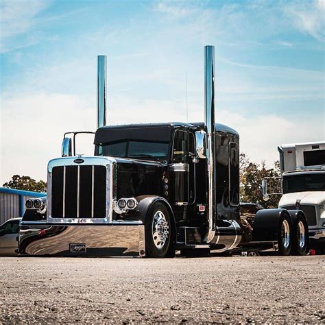 Custom Black Peterbilt