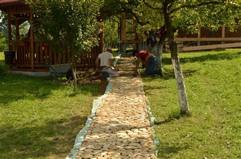 Дорожка из спилов дерева (68 фото) » НА ДАЧЕ ФОТО