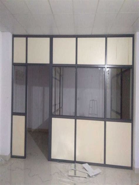 Off White Base Colour 7 Feet Aluminium Office Partition At Rs 240 Sq