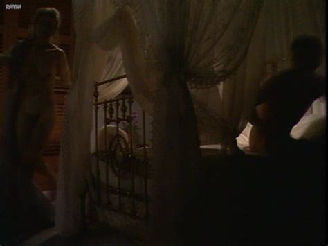 Naked Pleuni Touw In De Stille Kracht