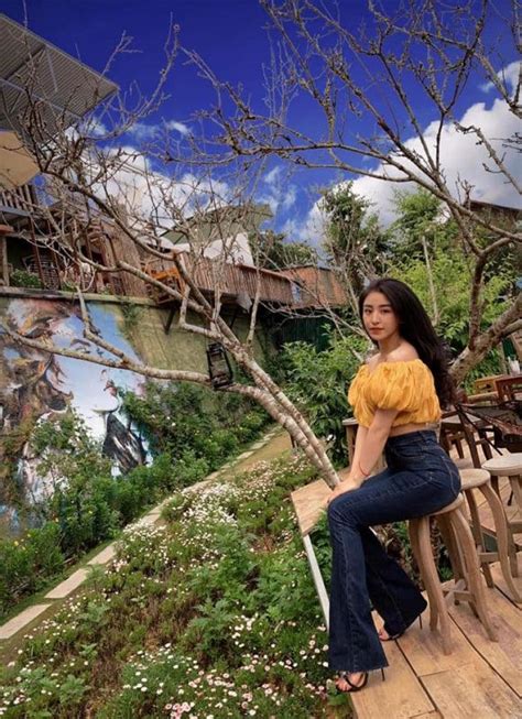 Sau 7 năm gây bão MXH hot girl bánh tráng trộn Đà Lạt ngày càng sang chảnh khó nhận ra