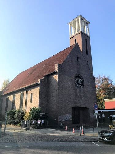 R M Kath Herz Jesu Kirche Hamburg Hamm Frontansicht Rainer Beeken