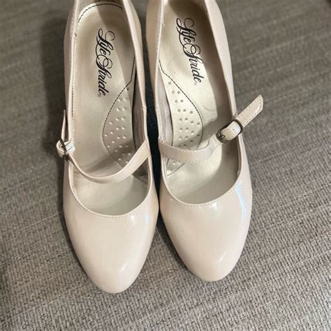 Life Stride Shoes Life Stride Nude Patent Leather Mary Jane Pumps