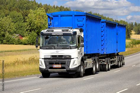 Volvo Fmx Truck Poutiainen For Environmental Services On Road Foto De