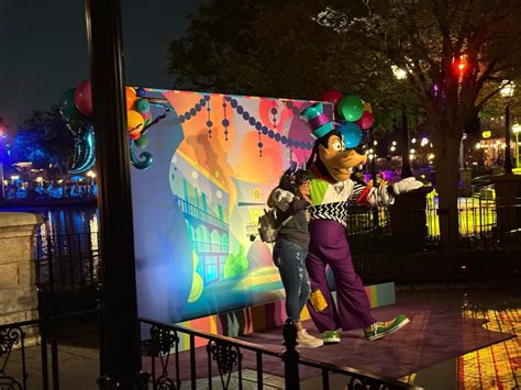 PHOTOS, VIDEO: Meeting the ‘Hercules’ Muses, Mickey & Minnie, and More ...