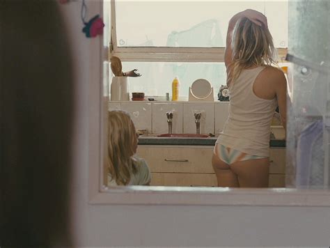 Naked Kierston Wareing In Fish Tank