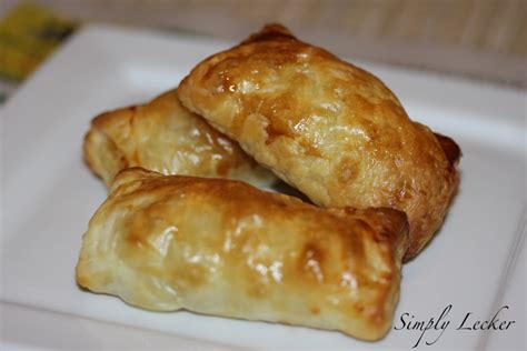 Simply Lecker: Vegetarian Curry Puff with Puff Pastry