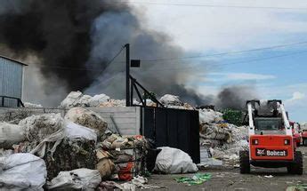 Escobedo Se Incendia Recicladora En La Colonia Nueva Esperanza