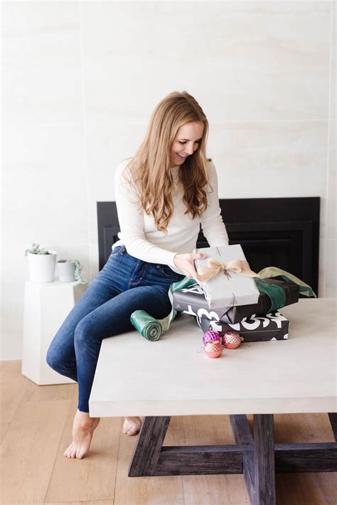 All about the Jacquie Lawson Advent Calendar - Everyday Reading