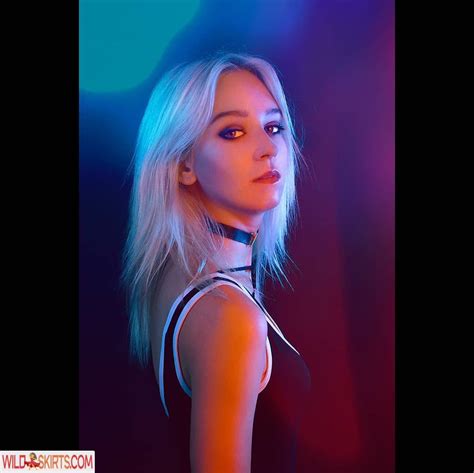 20 Hot Photos By WhiteFox Known As Lunedcrevan