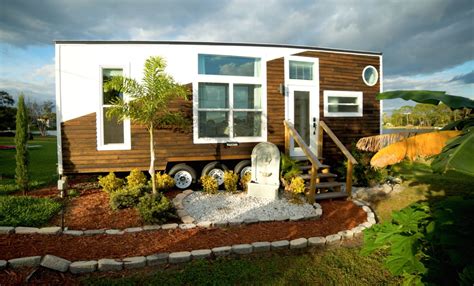 Tiny House Expedition How To Landscape A Tiny House 7 Helpful Tips