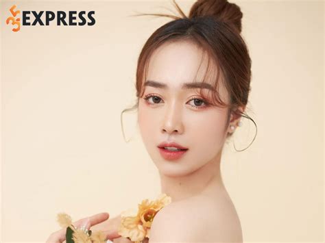 Hot girl Thu Hằng là ai Info người đẹp cổ vũ cho đội Úc xinh điên đảo