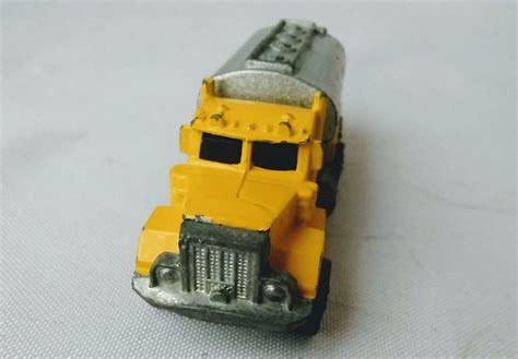 Miniatura De Metal Hot Wheels Caminh O Tanque Shell Mangueira Usado Taffy Shop