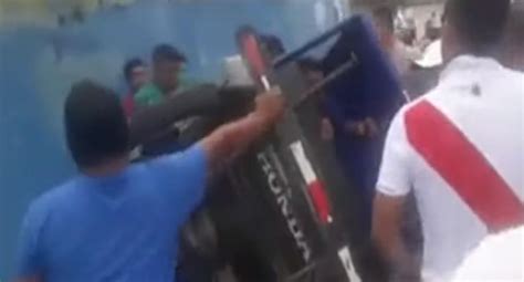 Iquitos Vieron Que Sujeto Golpeaba A Su Pareja En Plena Calle E