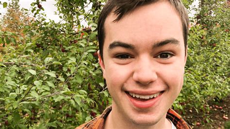 Benjamin Gratton Et Sa Blonde Plus Amoureux Que Jamais Sur Une Nouvelle Photo Monde De Stars