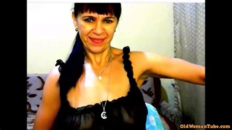 Russian Milf Flexes Her Good Biceps On Cam