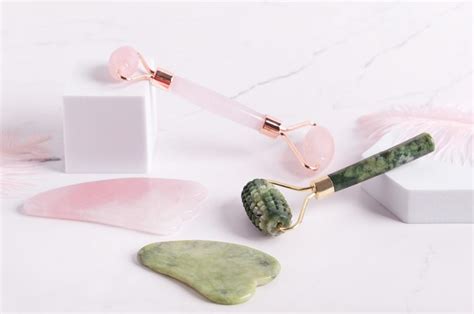 Массаж гуаша для лица — техника выполнения дома и обзор массажеров