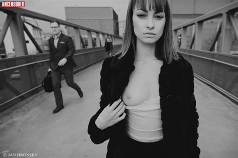 Naked Zu Zakova Added 09 07 2019 By Covfefe