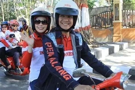 Dari Modern Sampai Jadul Deretan Koleksi Kendaraan Bermotor Ganjar