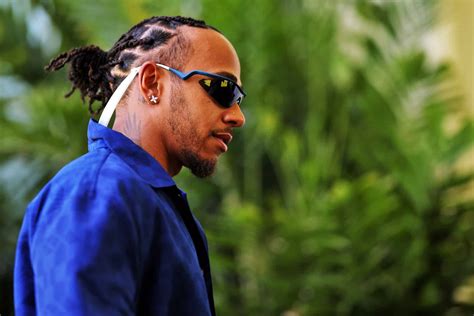 Em curvas colombianas Hamilton é flagrado estrela latina veja quem é Esportelândia