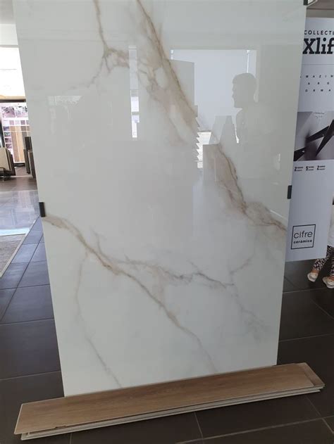 White Marble Countertop for a Modern Home